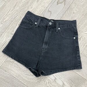 Levi’s High Waisted Mom Shorts 25